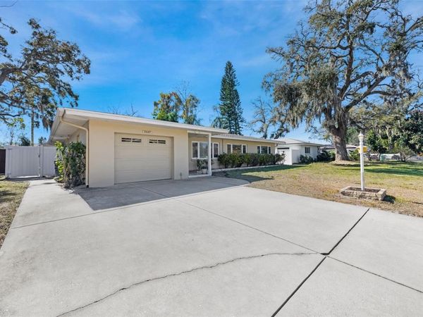 3067 KAPOK KOVE DRIVE, CLEARWATER, FL 33759