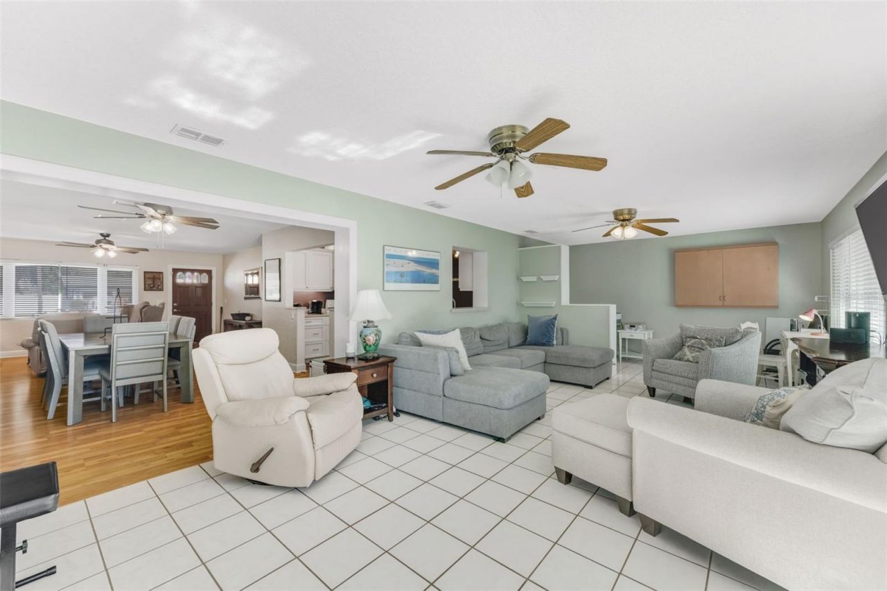 3067 Kapok Kove Drive, Clearwater, FL 33759 Photo