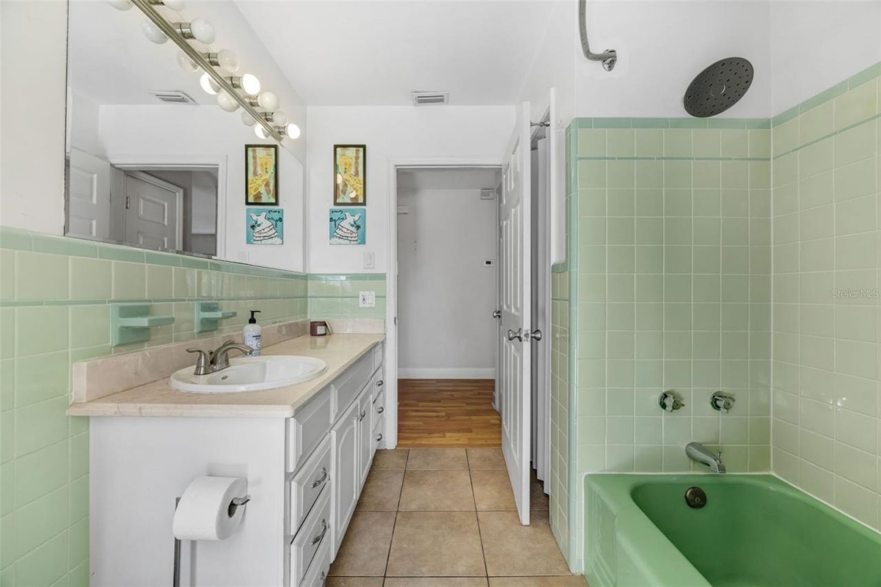 3067 Kapok Kove Drive, Clearwater, FL 33759 Photo