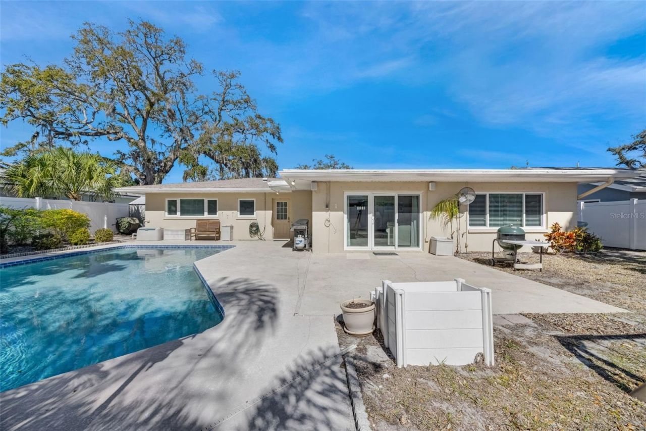 3067 Kapok Kove Drive, Clearwater, FL 33759 Photo