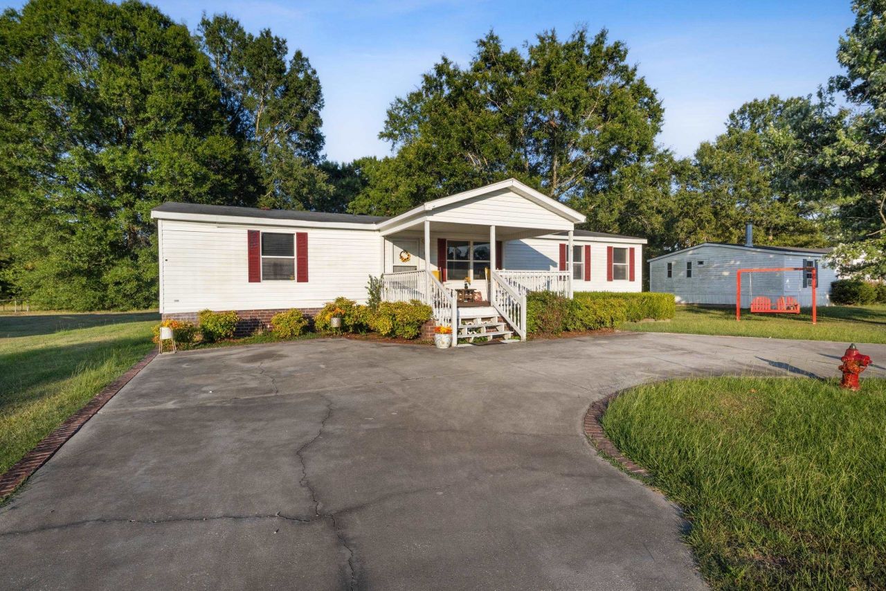 1109 Southwood Dr., Marion, SC 29571 Main Photo