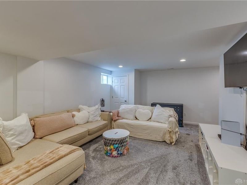 1613 Stonebury Court, Xenia, OH 45385 Photo 33