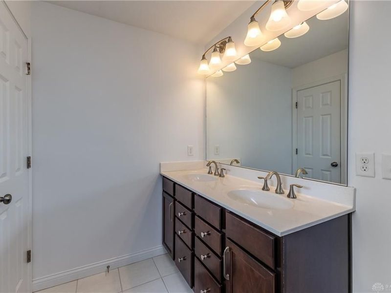 1613 Stonebury Court, Xenia, OH 45385 Photo 40