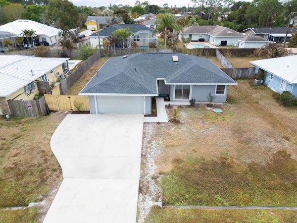 382 NE Genesee Avenue, Port Saint Lucie, FL 34983