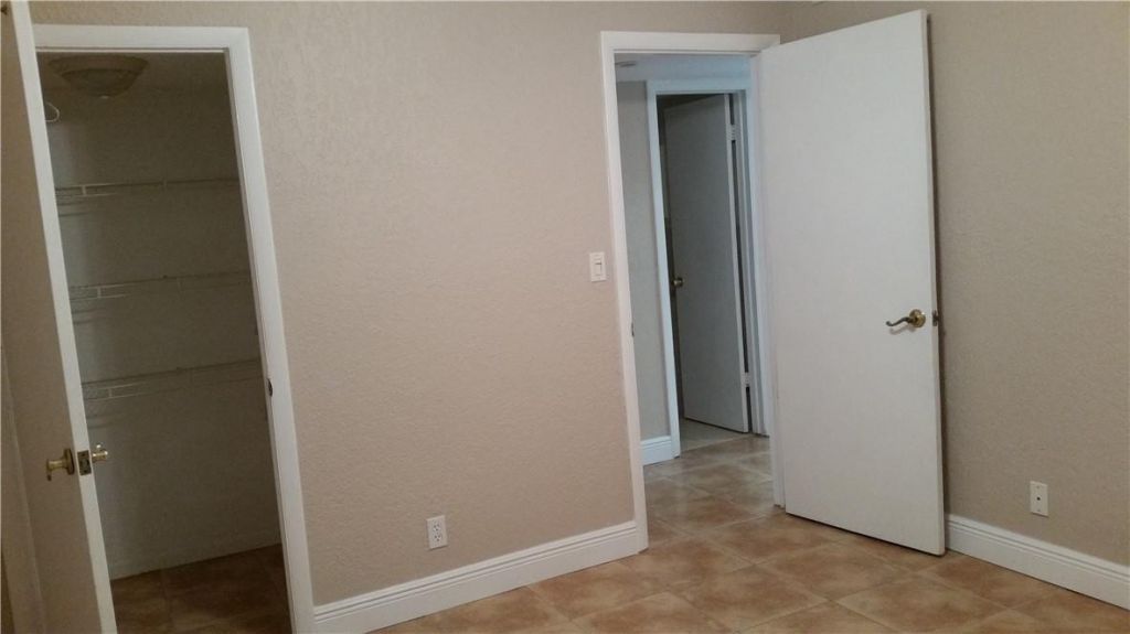 430 Commodore Drive, Unit 210, Plantation, FL 33325 Photo