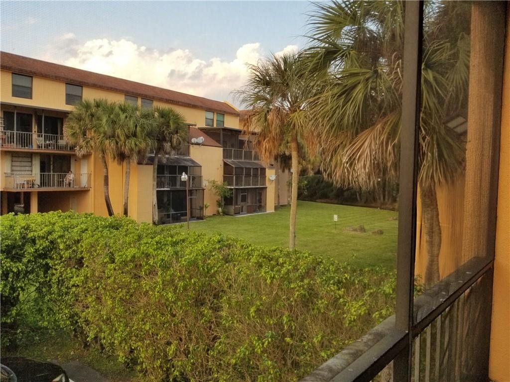 430 Commodore Drive, Unit 210, Plantation, FL 33325 Photo