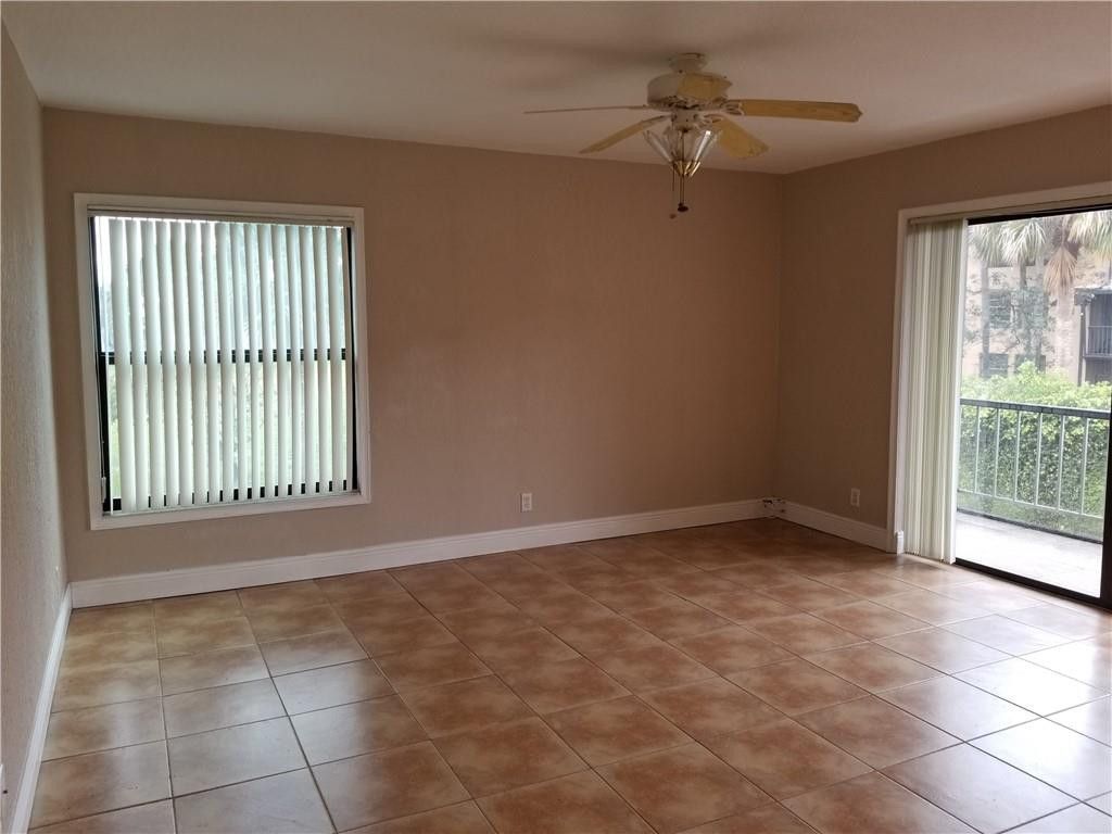 430 Commodore Drive, Unit 210, Plantation, FL 33325 Photo