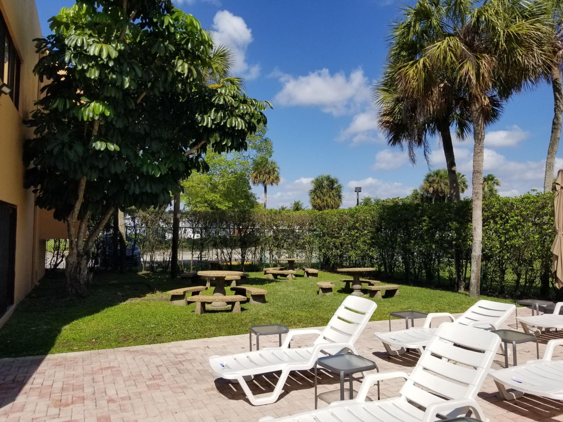 430 Commodore Drive, Unit 210, Plantation, FL 33325 Photo