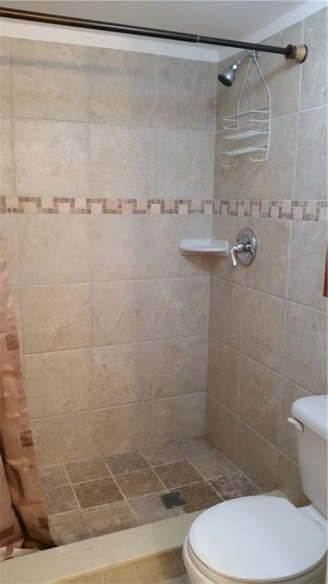 430 Commodore Drive, Unit 210, Plantation, FL 33325 Photo