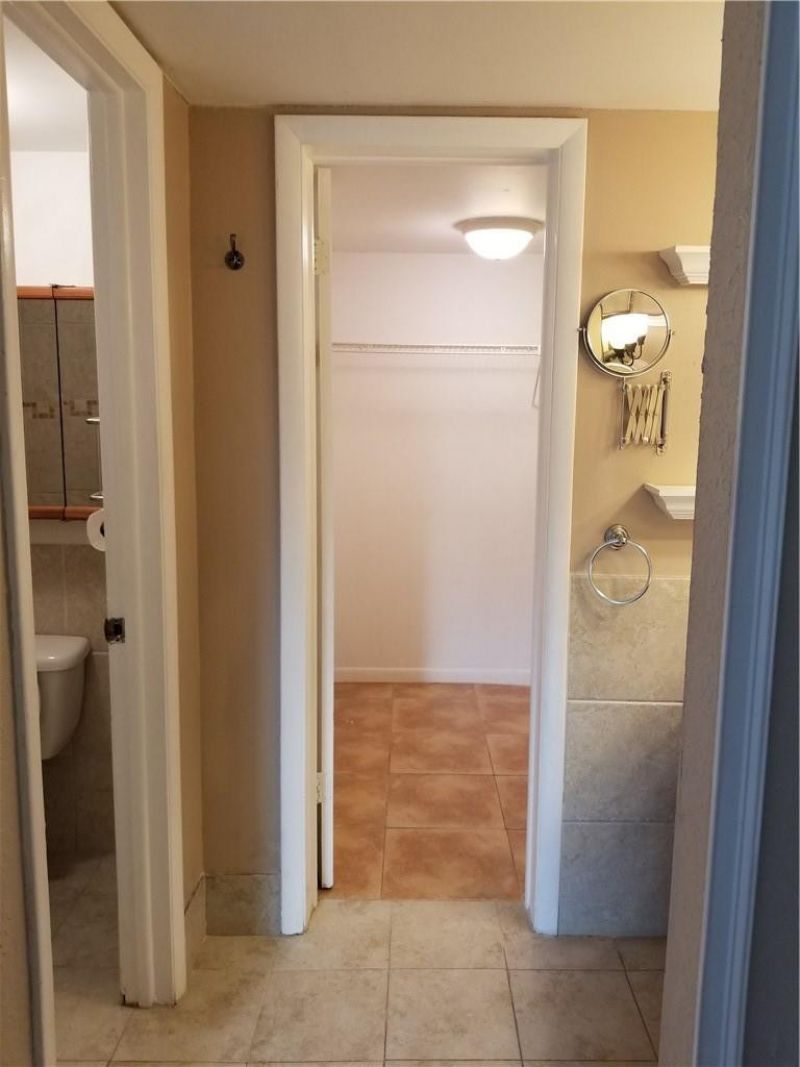 430 Commodore Drive, Unit 210, Plantation, FL 33325 Photo