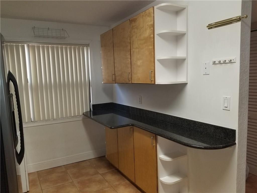 430 Commodore Drive, Unit 210, Plantation, FL 33325 Photo