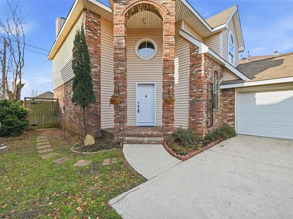 8852 Tyne Trail, Fort Worth, TX 76118