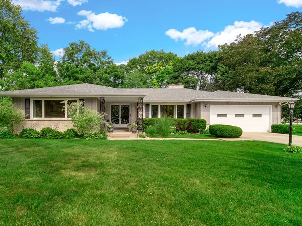 399 Knollwood Court, Palatine, IL 60067