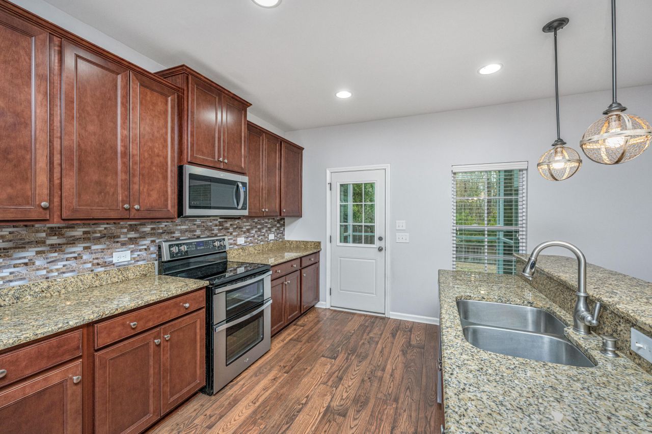 3808 Tupelo Branch Row Photo 10