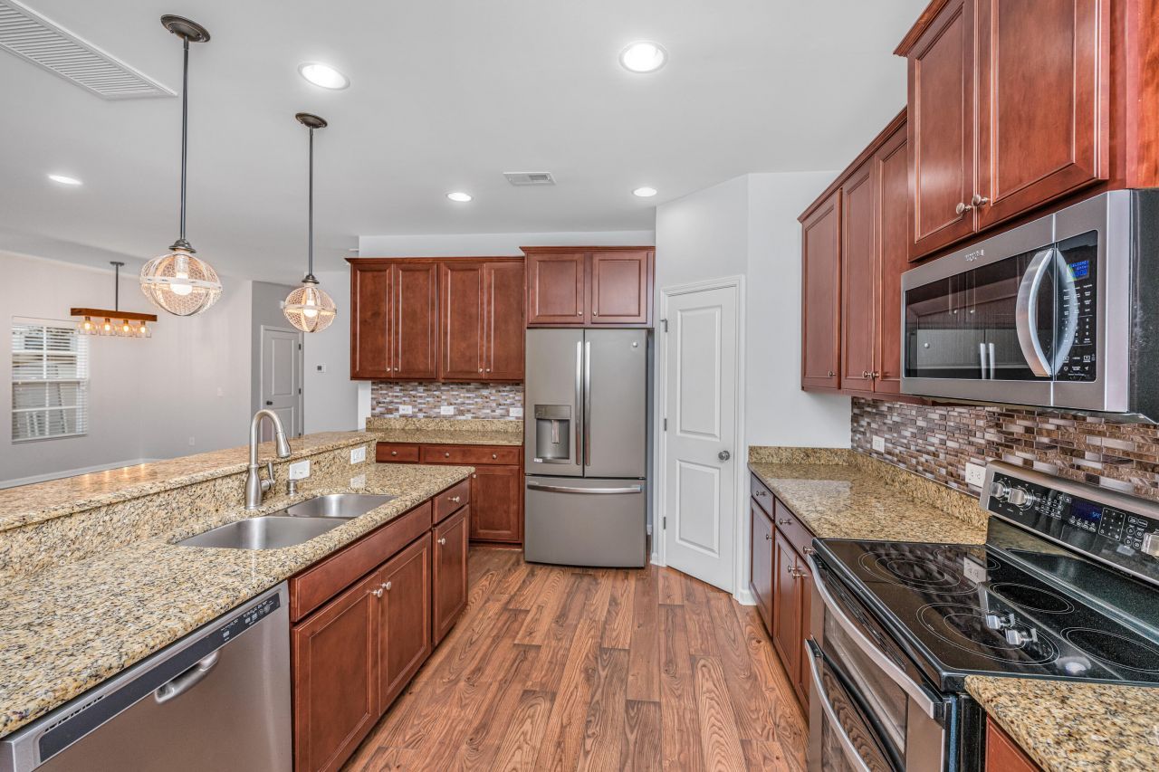 3808 Tupelo Branch Row Photo 9