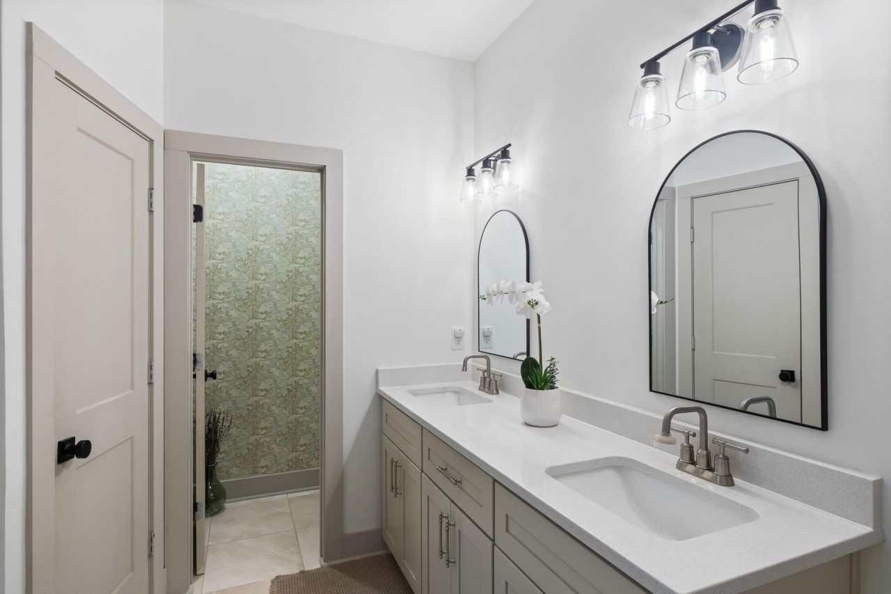 204 Ferry Point Drive Photo 12