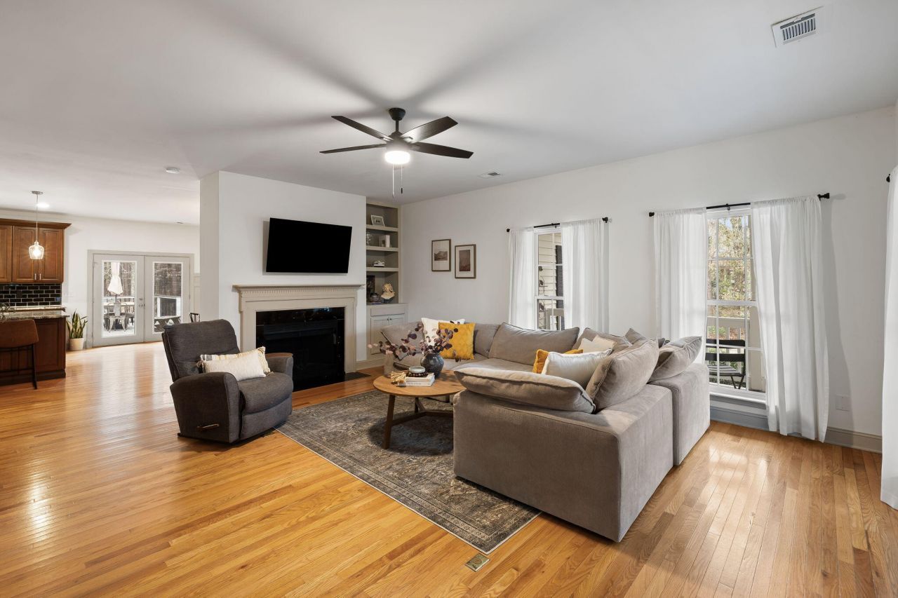 204 Ferry Point Drive Photo 3