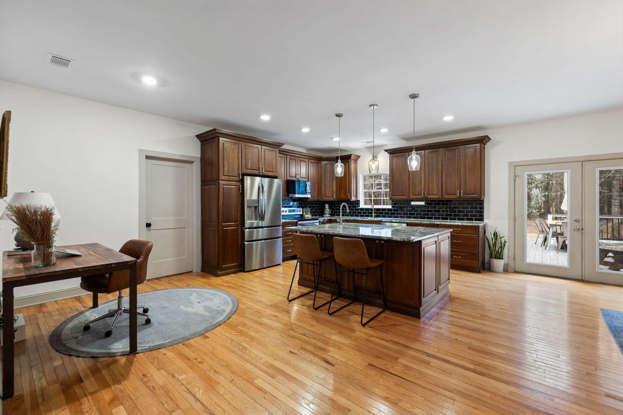 204 Ferry Point Drive Photo 6