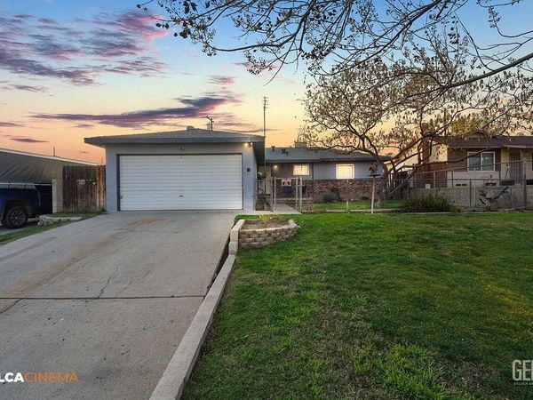 2204 Lynwood Street, Bakersfield, CA 93306