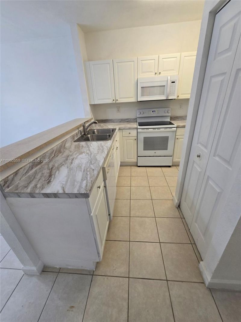1575 NE 33rd Ave, Unit 104-9, Homestead, FL 33033 Photo