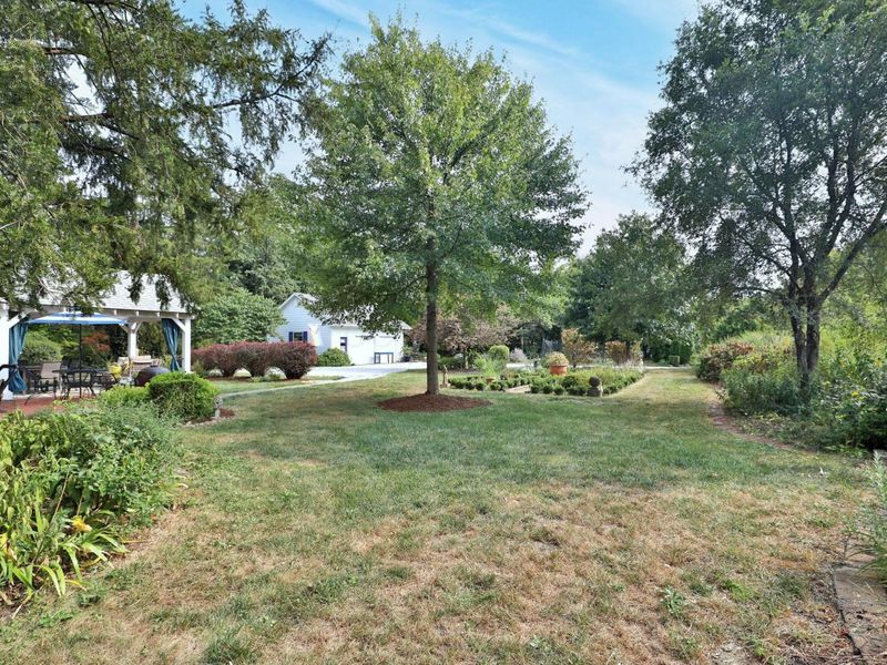 1881 W Dublin Granville Road, Worthington, OH 43085 Photo 59