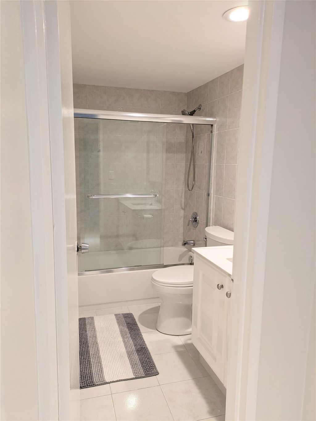 4250 Galt Ocean Drive, Unit 2E, Fort Lauderdale, FL 33308 Photo