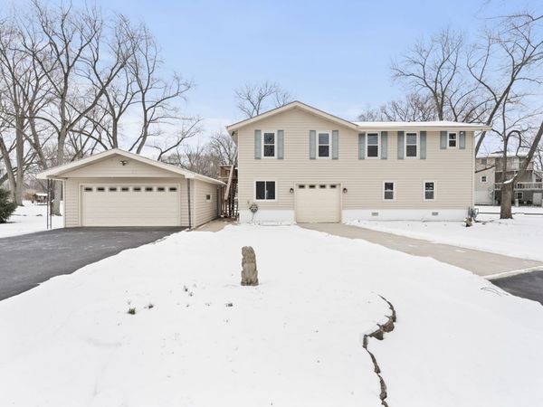 26033 W Catfish Drive, Wilmington, IL 60481