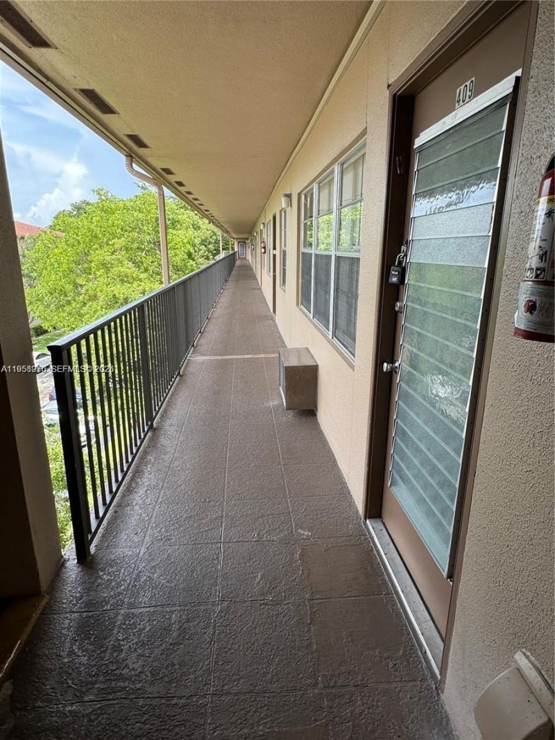 13550 SW 6th Ct , Unit 409A, Pembroke Pines, FL 33027 Photo