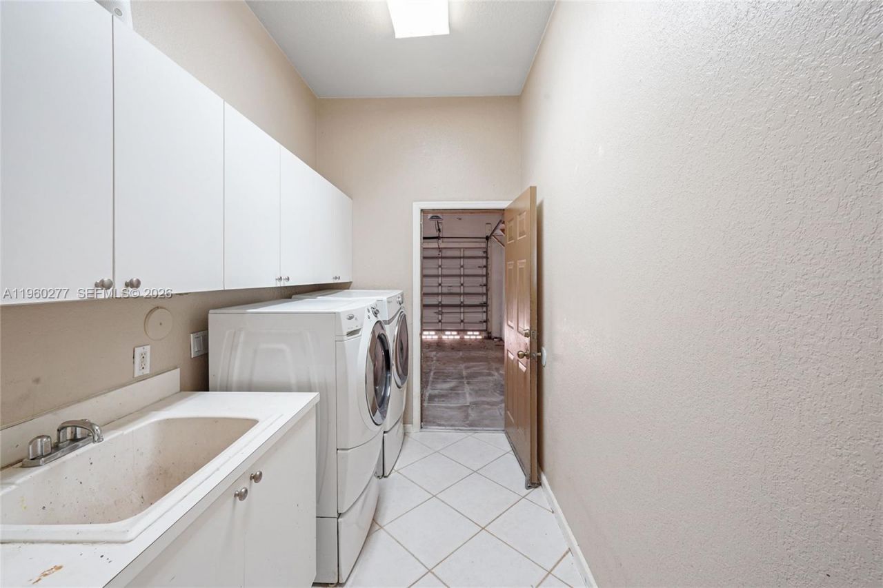 15989 SW 14th St, Pembroke Pines, FL 33027 Photo