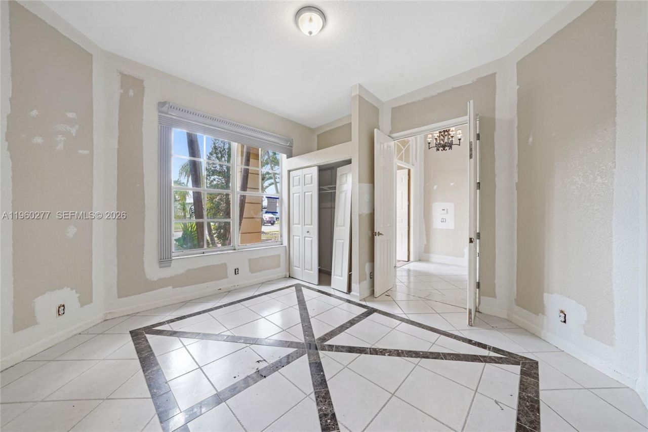 15989 SW 14th St, Pembroke Pines, FL 33027 Photo