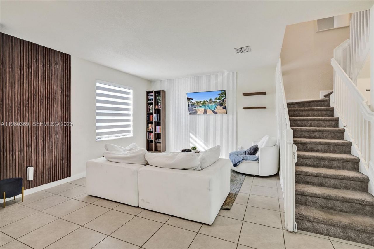 11135 W 32nd Ln, Hialeah, FL 33018 Photo