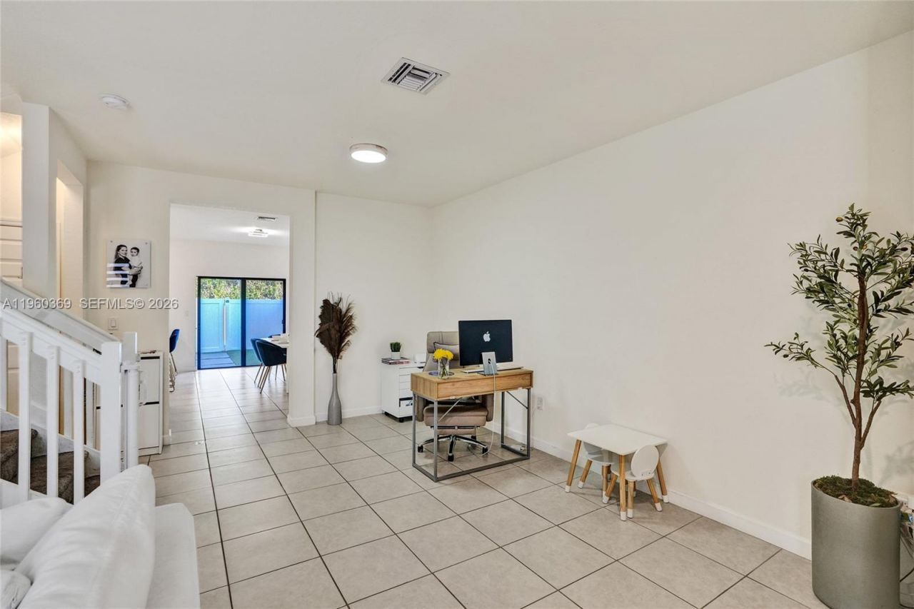 11135 W 32nd Ln, Hialeah, FL 33018 Photo