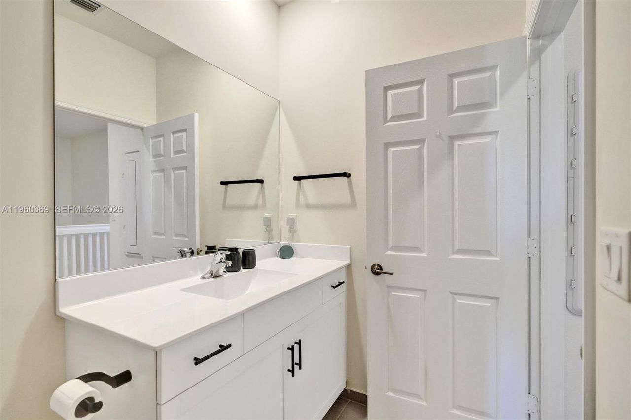 11135 W 32nd Ln, Hialeah, FL 33018 Photo