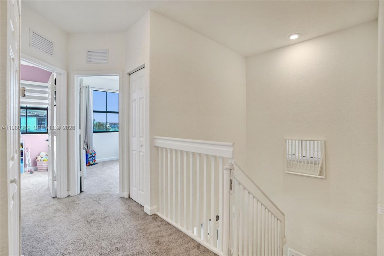 11135 W 32nd Ln, Hialeah, FL 33018 Photo