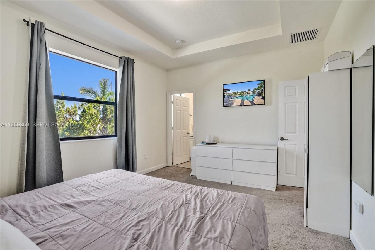 11135 W 32nd Ln, Hialeah, FL 33018 Photo