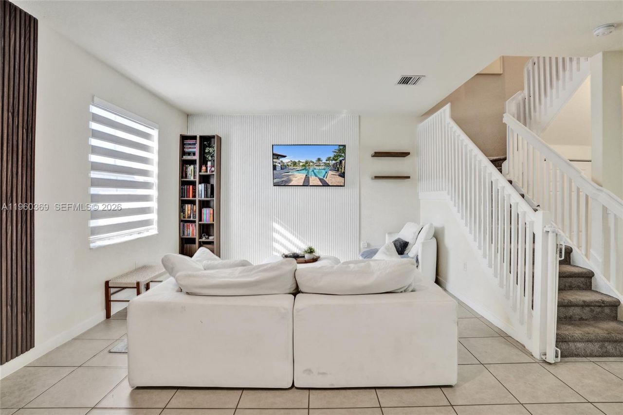 11135 W 32nd Ln, Hialeah, FL 33018 Photo