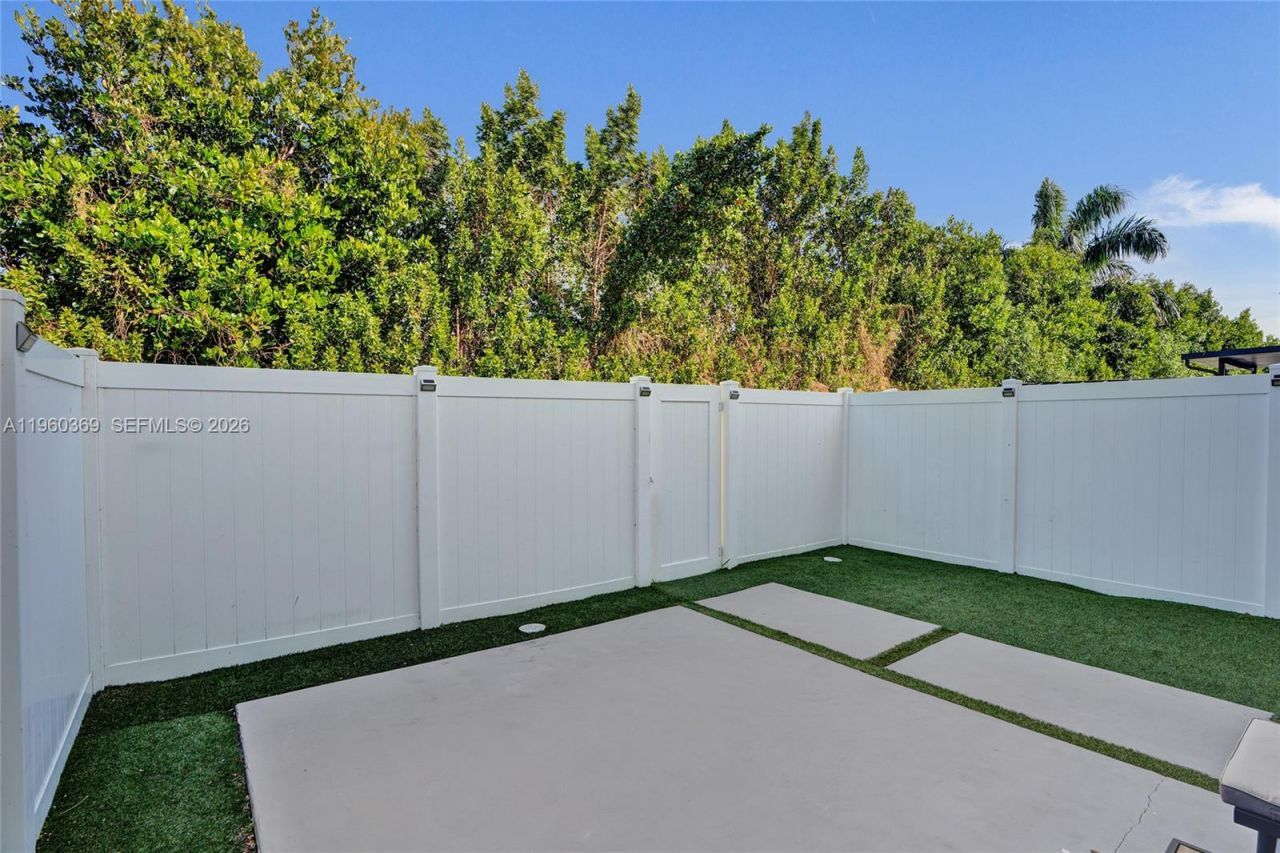 11135 W 32nd Ln, Hialeah, FL 33018 Photo