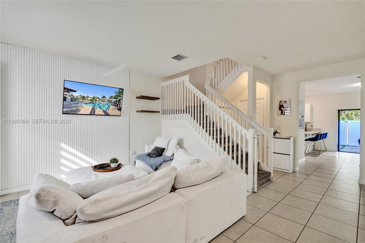 11135 W 32nd Ln, Hialeah, FL 33018 Photo