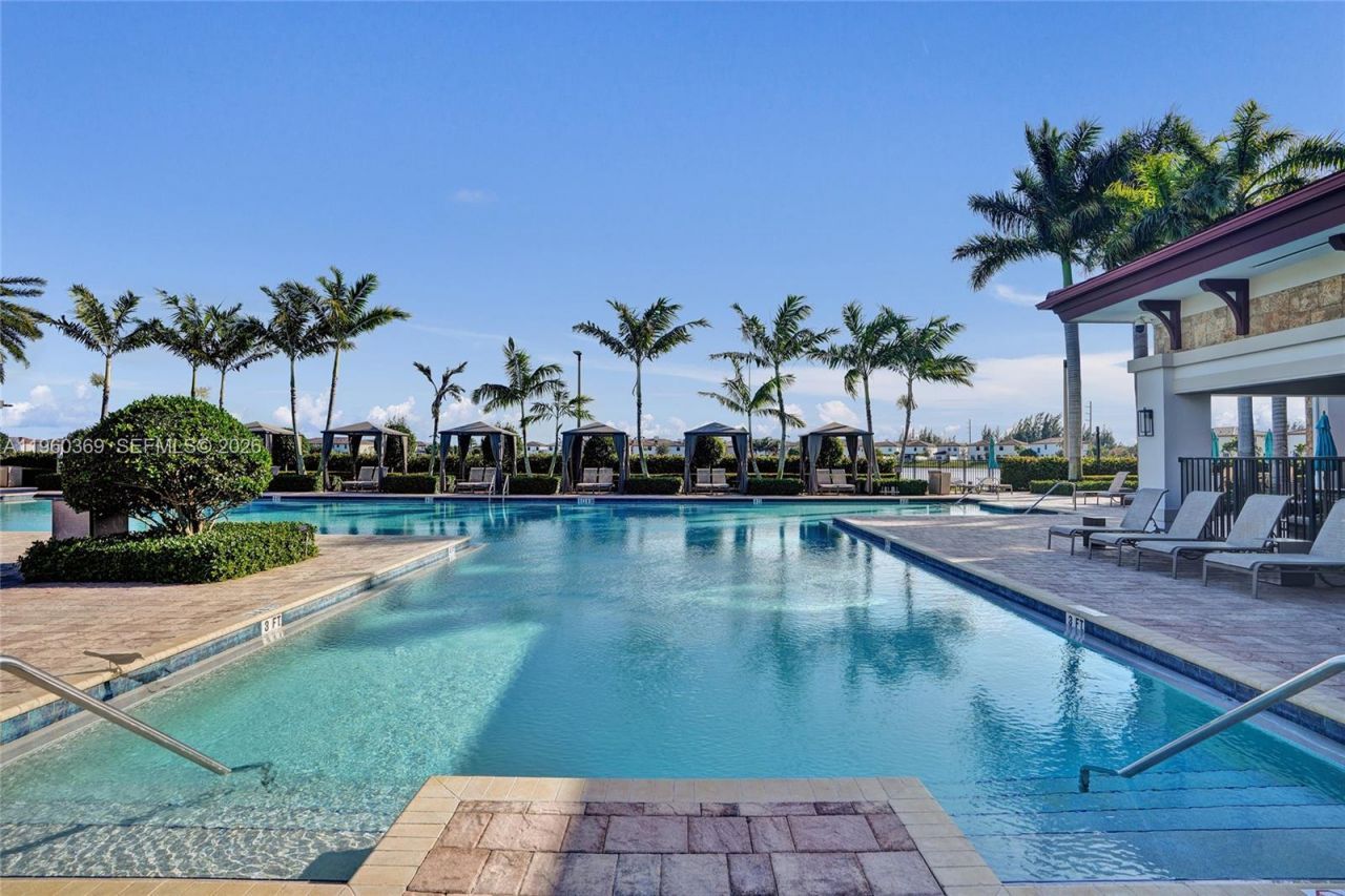 11135 W 32nd Ln, Hialeah, FL 33018 Photo