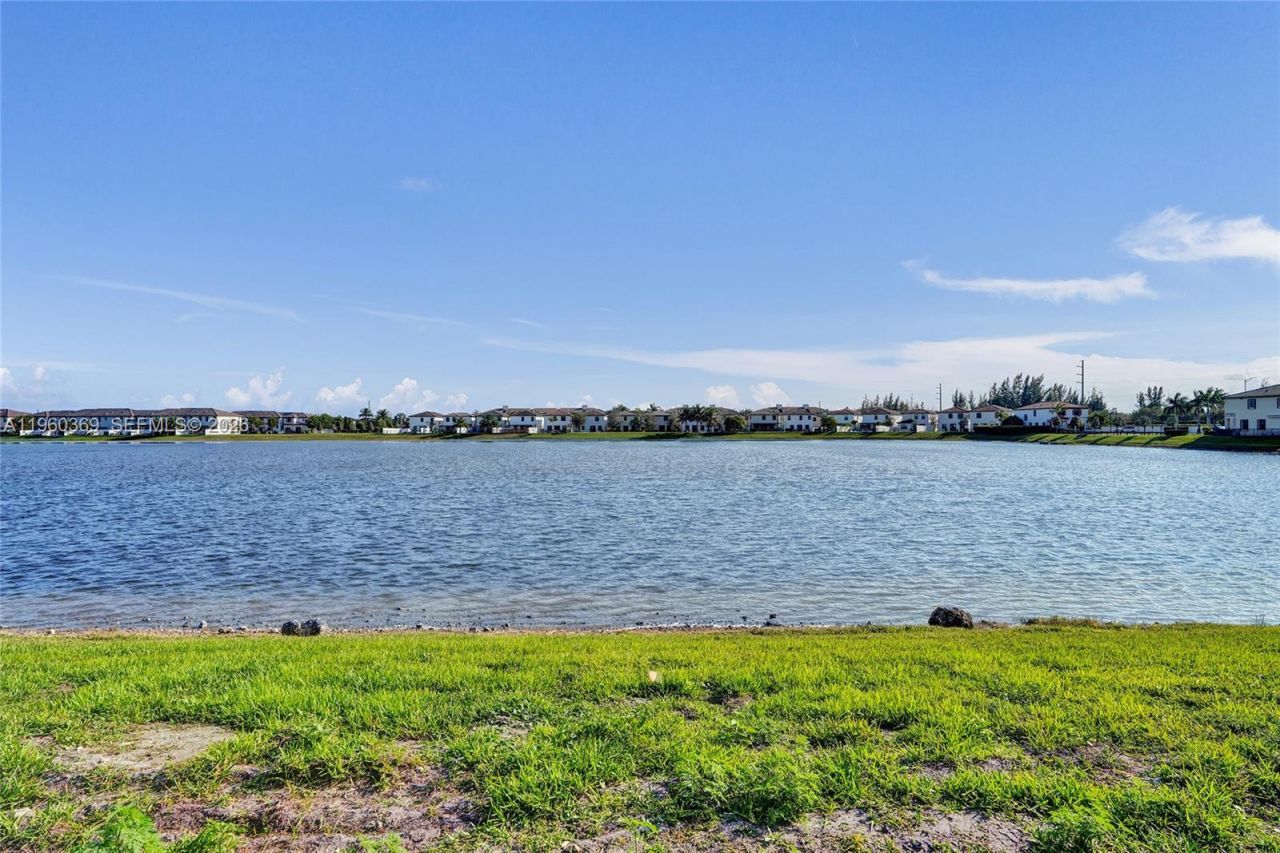 11135 W 32nd Ln, Hialeah, FL 33018 Photo