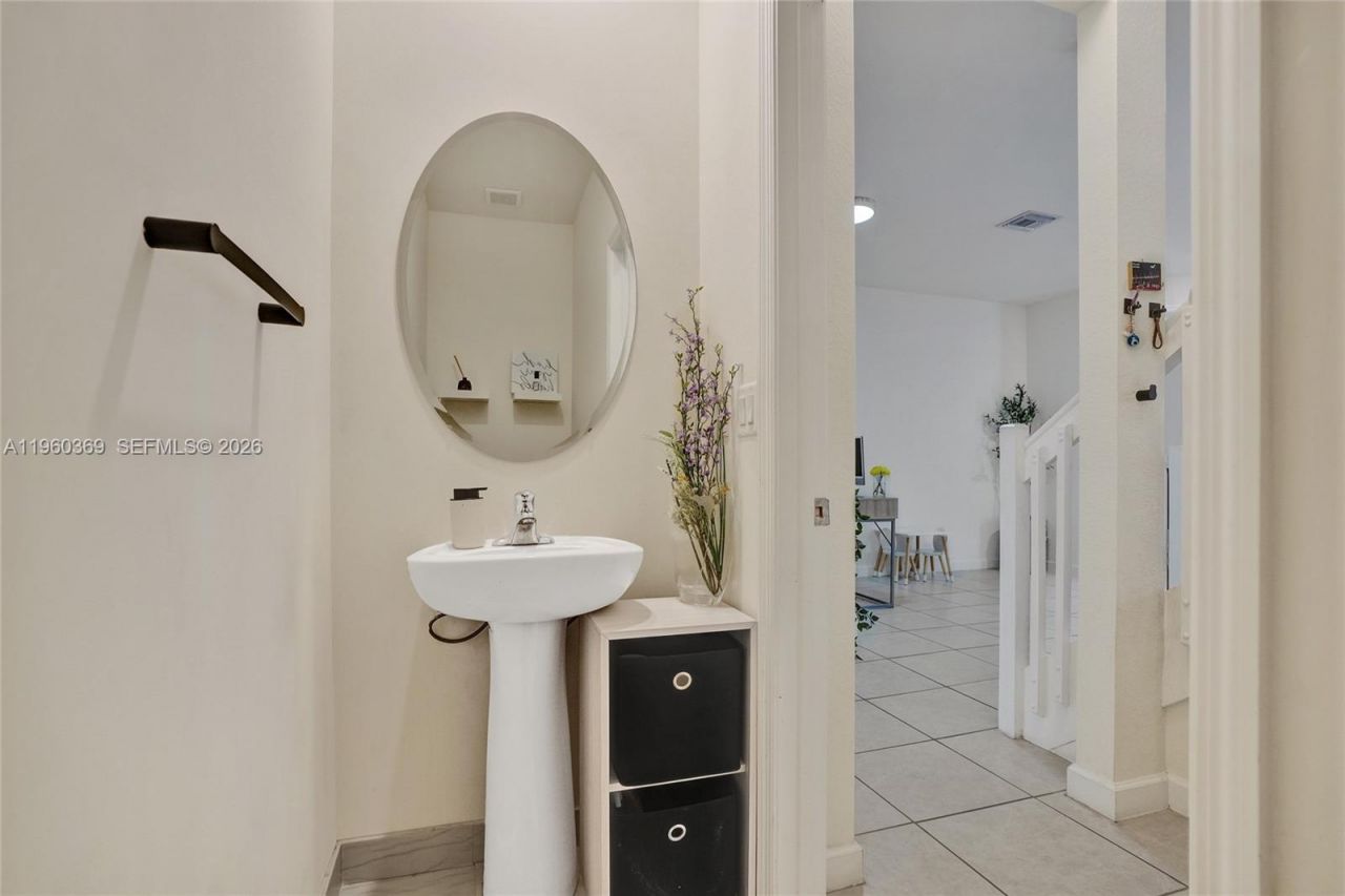 11135 W 32nd Ln, Hialeah, FL 33018 Photo