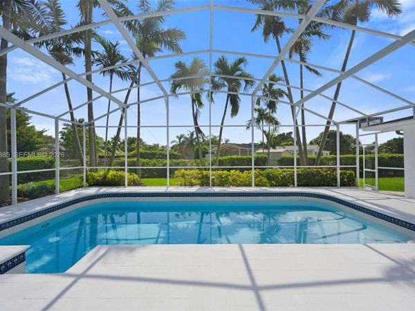 8330 SW 171st St , Palmetto Bay, FL 33157