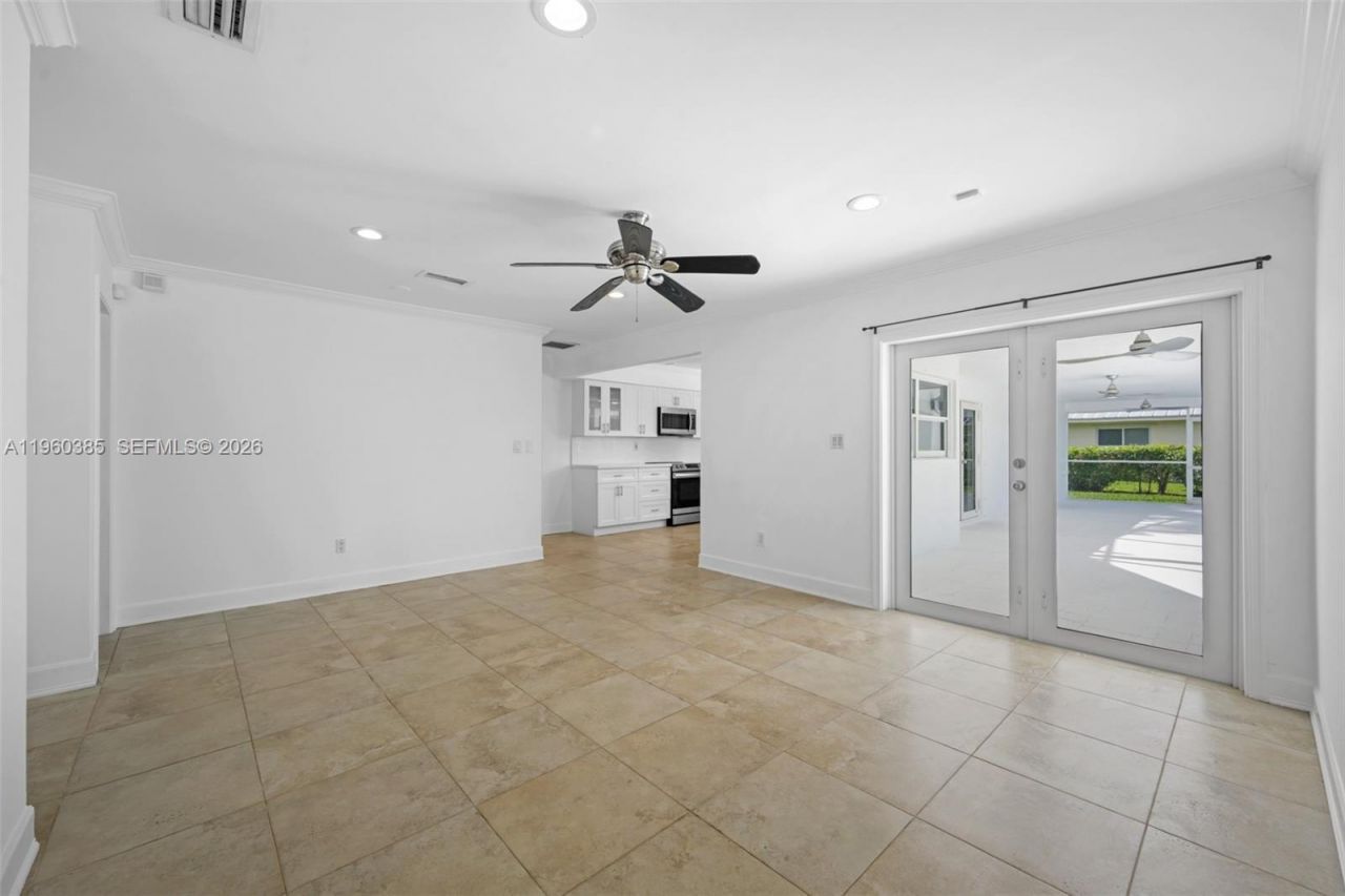 8330 SW 171st St , Palmetto Bay, FL 33157 Photo