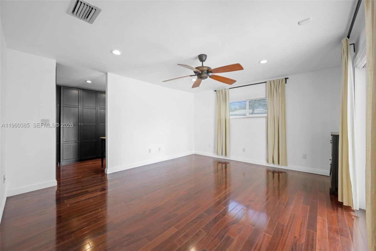 8330 SW 171st St , Palmetto Bay, FL 33157 Photo