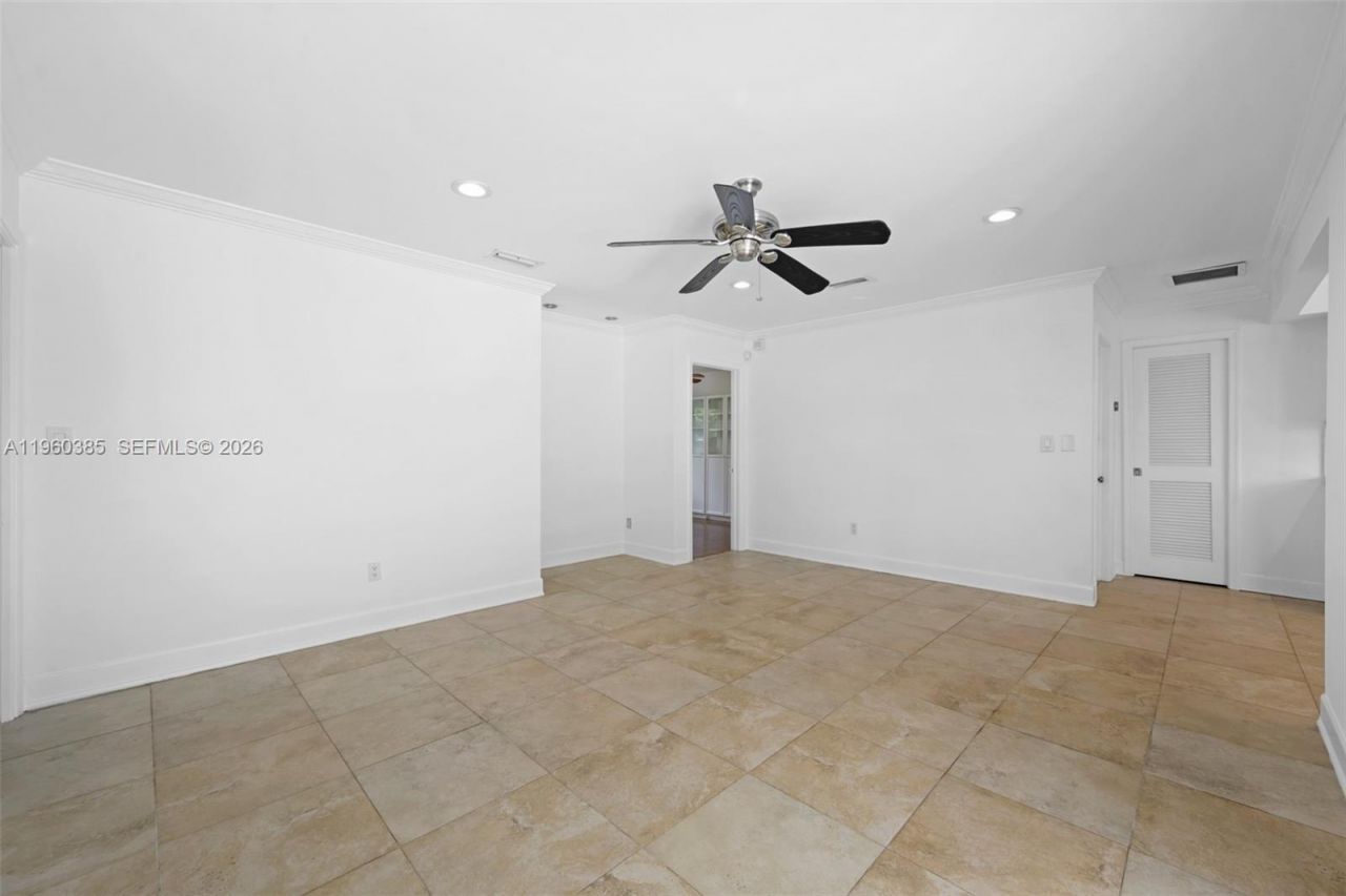 8330 SW 171st St , Palmetto Bay, FL 33157 Photo