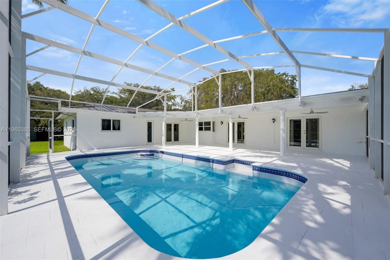 8330 SW 171st St , Palmetto Bay, FL 33157 Photo