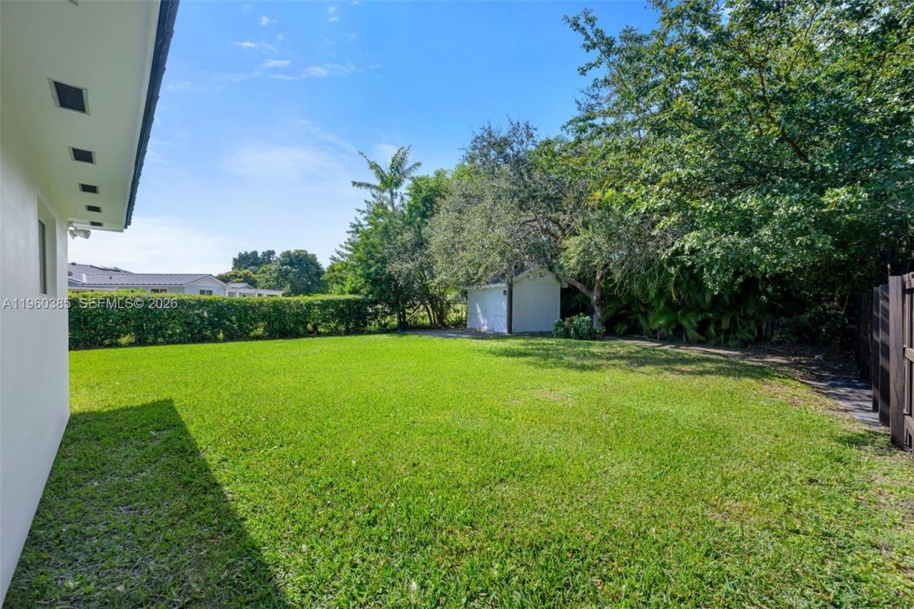 8330 SW 171st St , Palmetto Bay, FL 33157 Photo