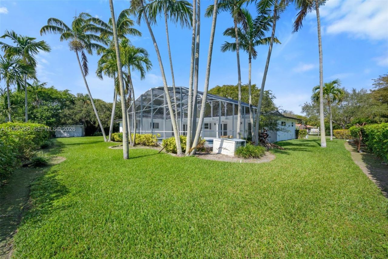 8330 SW 171st St , Palmetto Bay, FL 33157 Photo