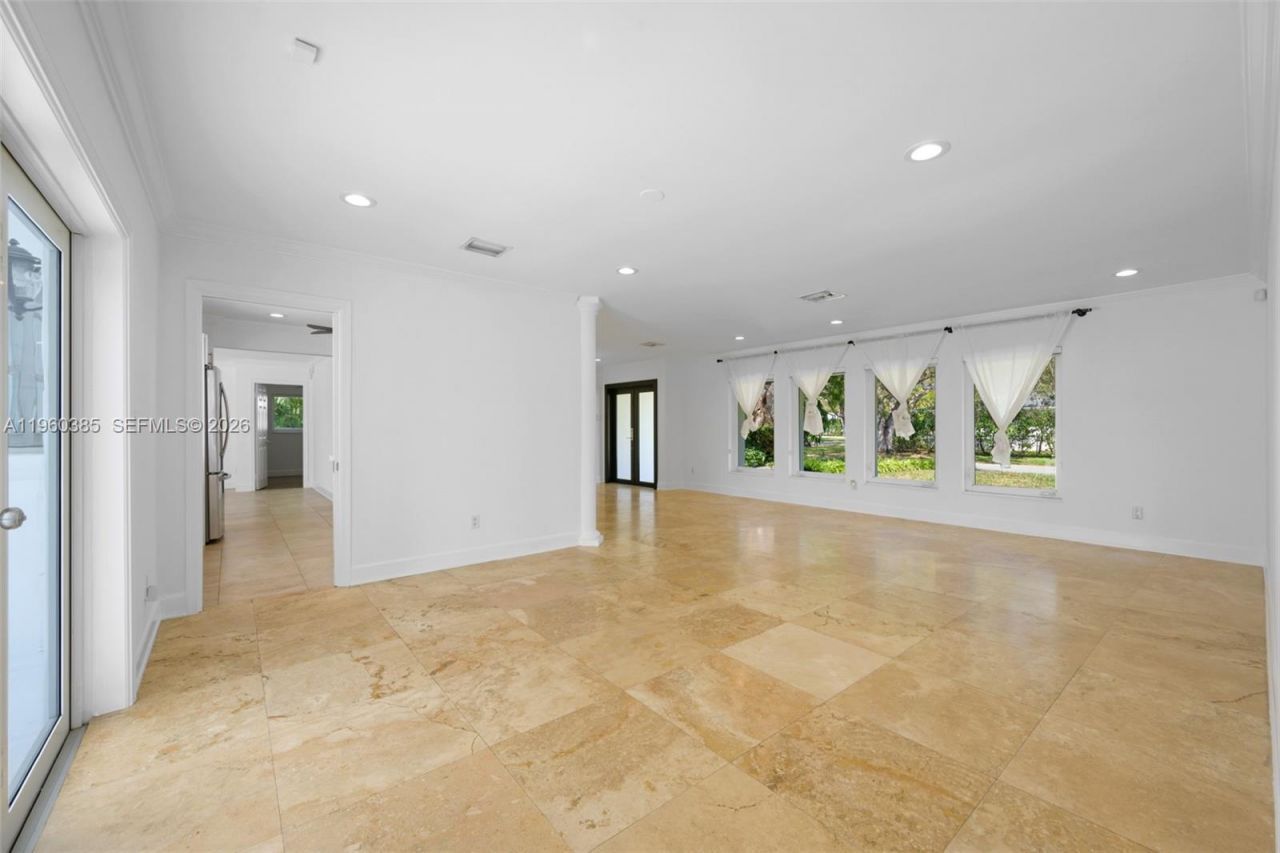 8330 SW 171st St , Palmetto Bay, FL 33157 Photo