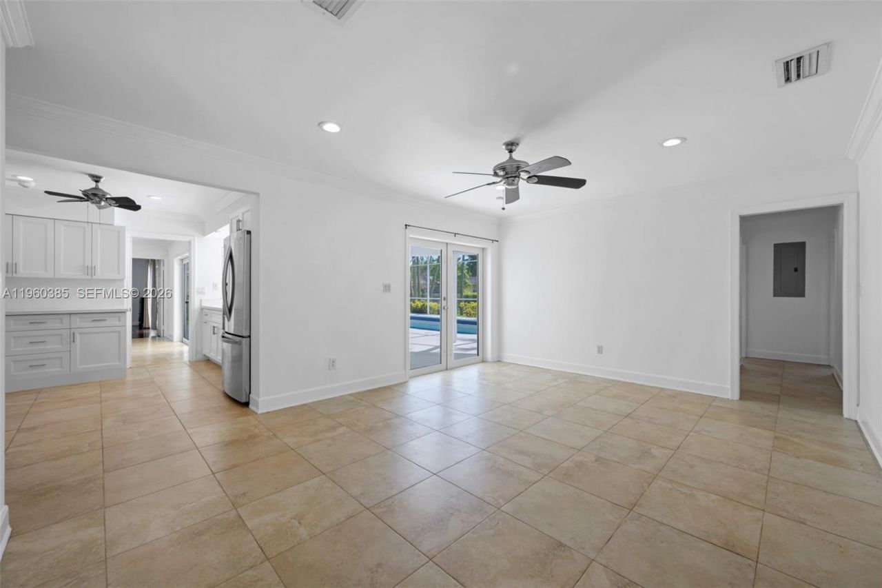 8330 SW 171st St , Palmetto Bay, FL 33157 Photo